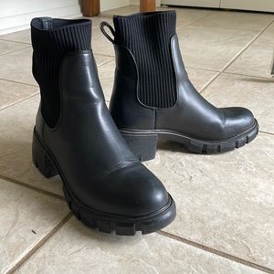 Steve Madden lug boots